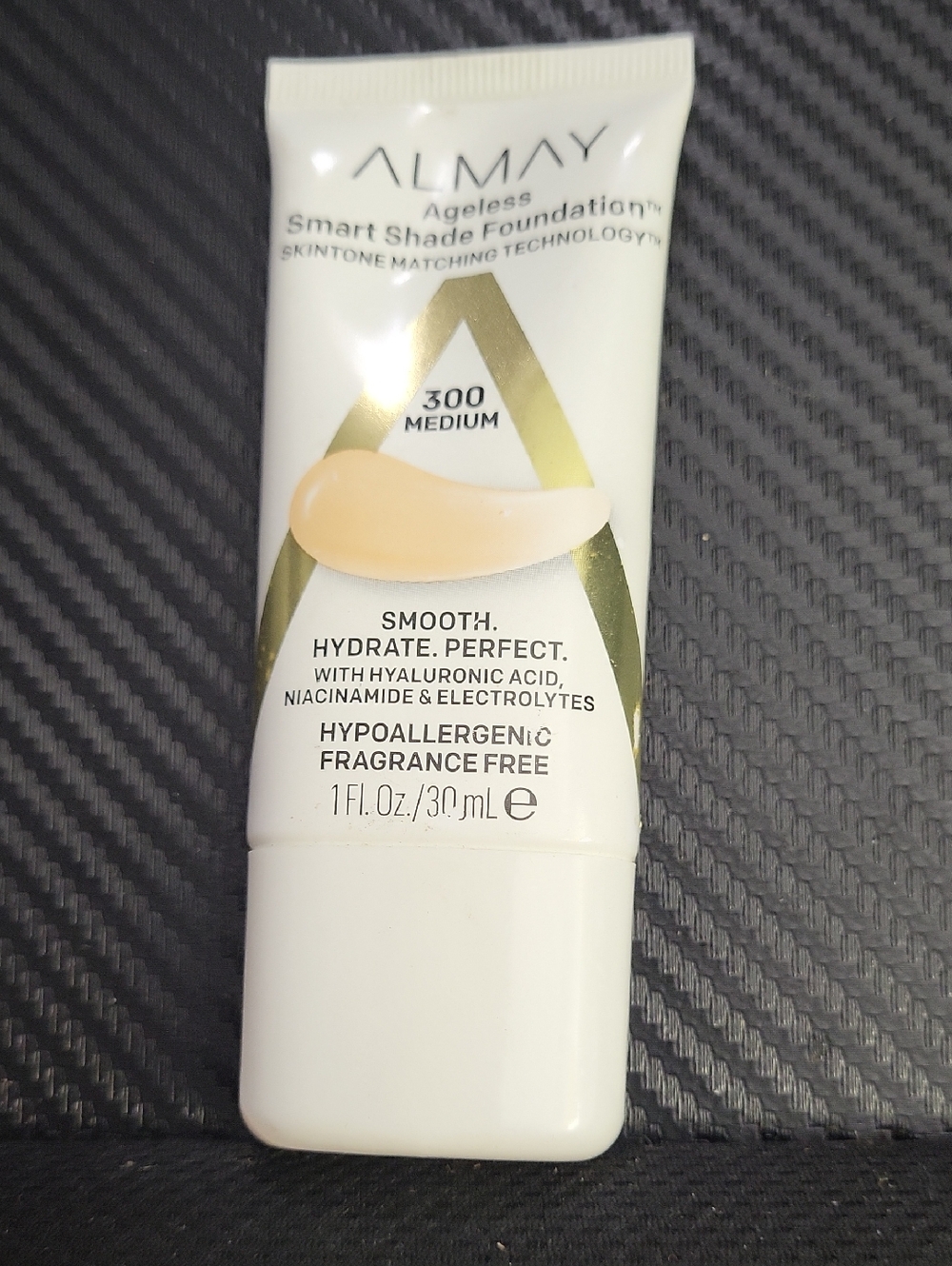 new Almay Smart Shade Foundation Medium 300